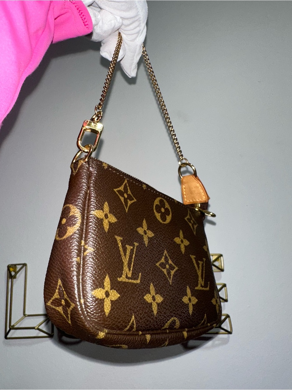 Louis Vuitton Mini Pochette Accessoires Monogram Canvas | FL0095 | Pre-Loved - Picture 10 of 16